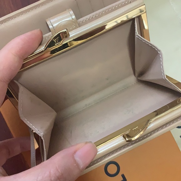 Louis Vuitton Vernis French Purse Wallet - Picture 5 of 9